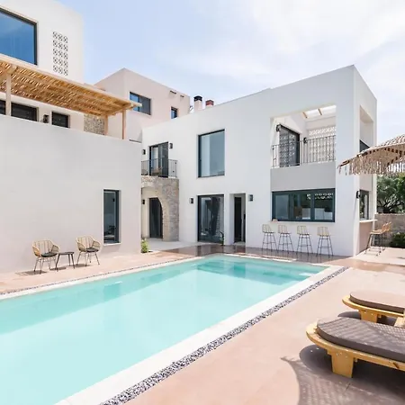 Hotel 13 Keys Suites 3*