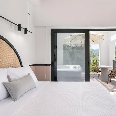 13 Keys Suites Hotel Nydri (Lefkada)