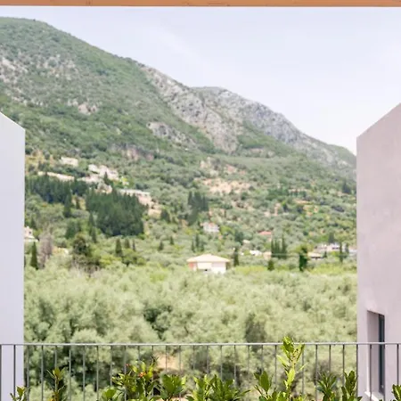 Hotel 13 Keys Suites 3*