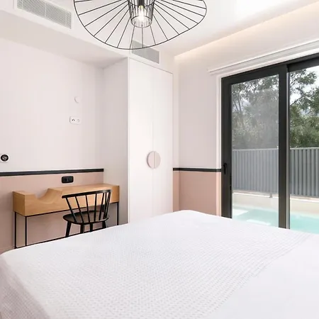 Hotel 13 Keys Suites Nydri (Lefkada)