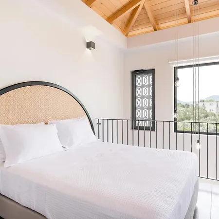 Hotel 13 Keys Suites Nydri (Lefkada)