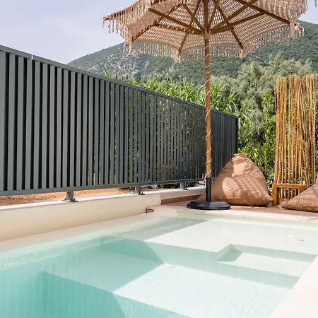 Hotel 13 Keys Suites 3*