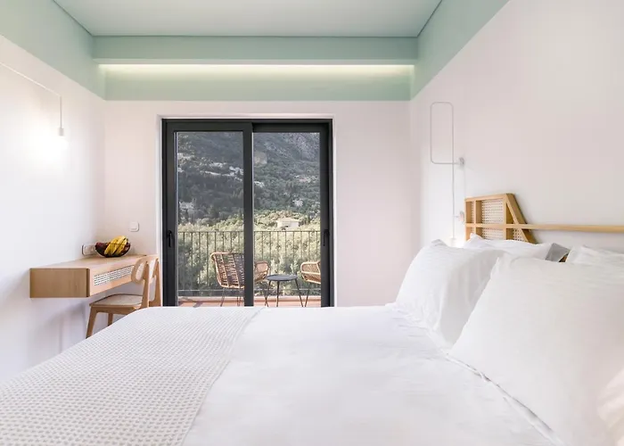 13 Keys Suites