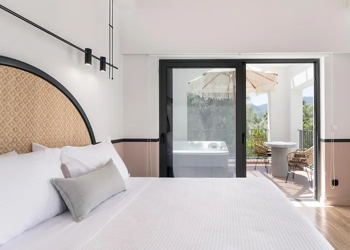 13 Keys Suites Hotel Nydri (Lefkada)
