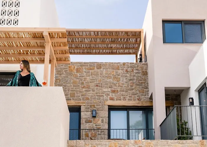 13 Keys Suites Hotel 3*