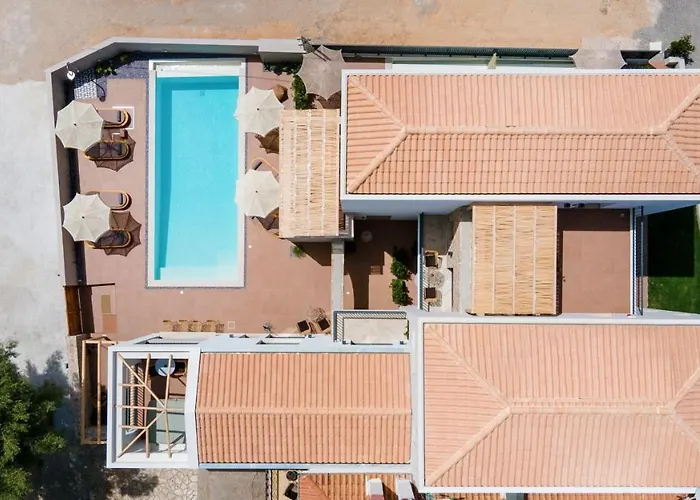 13 Keys Suites 3*