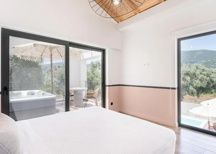 13 Keys Suites 3*