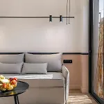 13 Keys Suites מלון