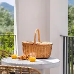 13 Keys Suites מלון 3*