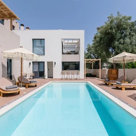 13 Keys Suites מלון נידרי