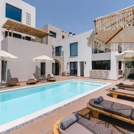 13 Keys Suites מלון 3*