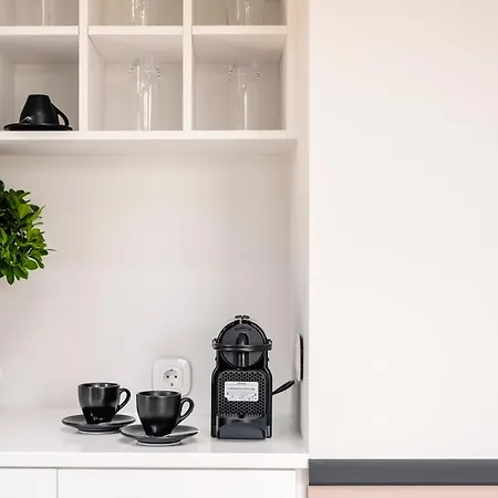 מלון 13 Keys Suites נידרי