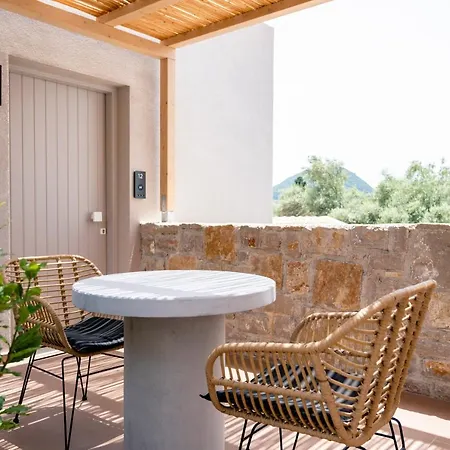13 Keys Suites Hotel 3*