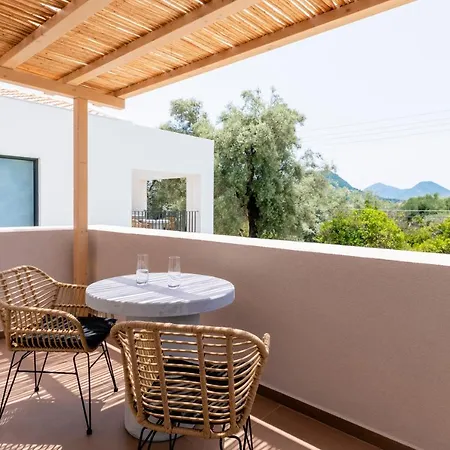 מלון 13 Keys Suites