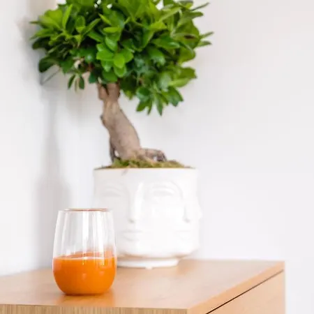 13 Keys Suites מלון 3*