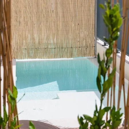 13 Keys Suites 3* נידרי