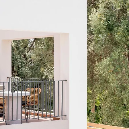 13 Keys Suites מלון 3*