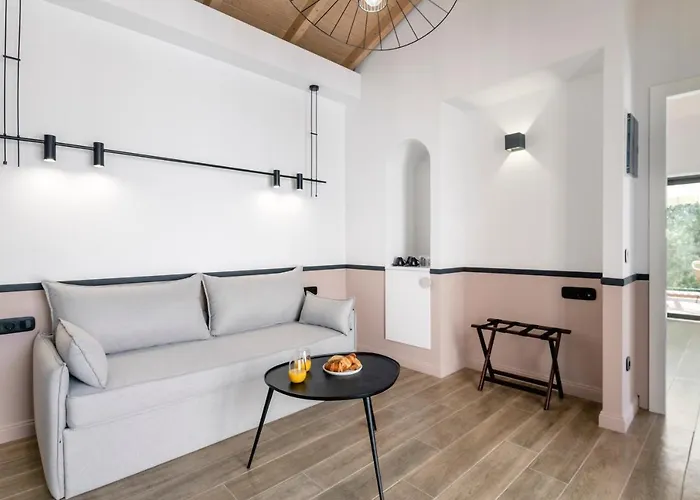 13 Keys Suites 3* Νυδρί